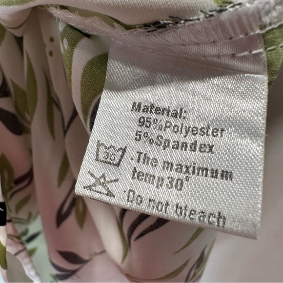 Viishow Women’s Tie Knot Front Wide Short Sleeve Paisley Print Blouse Size 2XL - Picture 6 of 9